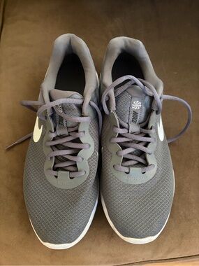 Nike Women's Gray Mesh Athletic Sneakers with White Swoosh